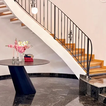 Royal Sun Villa *